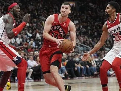 Український баскетболіст отримав ігровий час у переможній грі "Торонто" в НБА