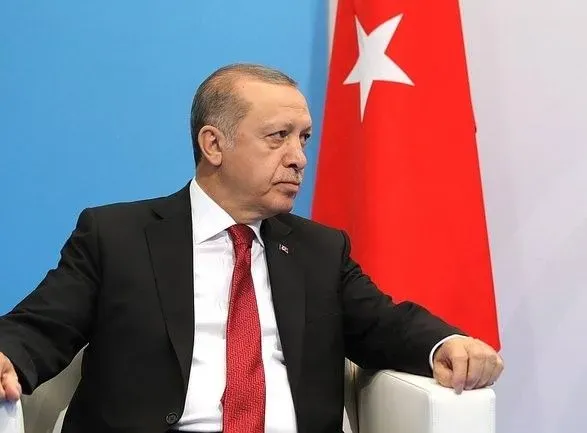 prezident-erdogan-oduzhav-vid-covid-19