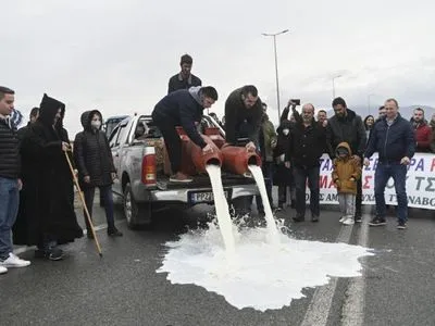Грецькі фермери погрожують перекрити автомагістралі на знак протесту проти підняття цін на енергію