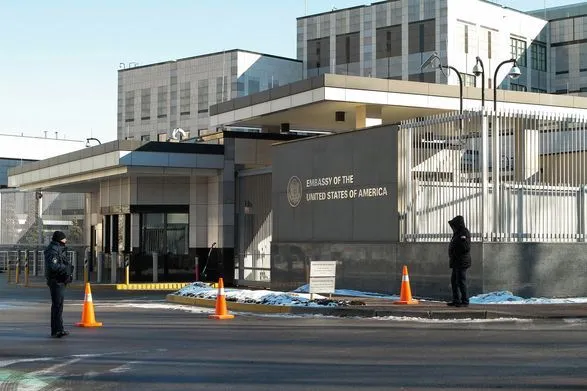 США закривають посольство в Києві та переміщують решту дипломатів до Львова