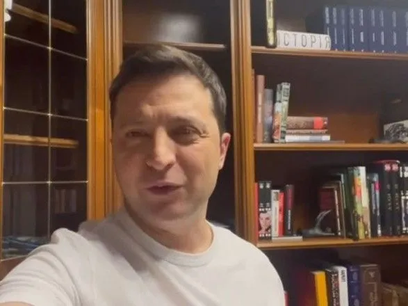 Зеленский записал видеообращение к украинцам в День единения
