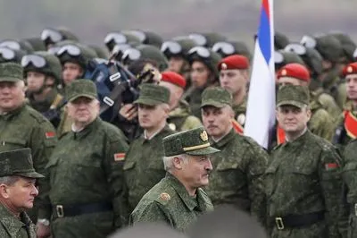 Российские военные в Беларуси угрожают странам Балтии и Польше - президент Литвы