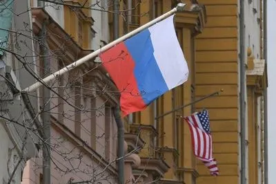 Росія висилає заступника глави місії посольства США у Москві. Держдеп каже, що це "крок ескалації"