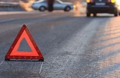 В Одессе водитель сбил 12-летнюю девушку на переходе, а затем протаранил три авто