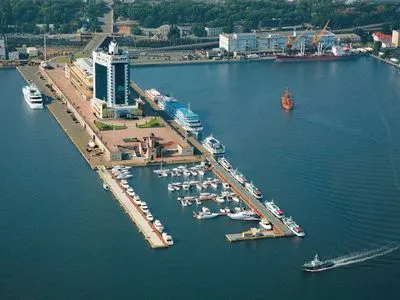 Учения РФ в Черном море не влияют на работу портов Украины - администрация морских портов