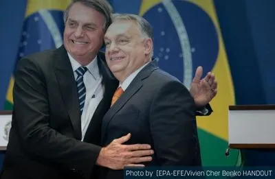 Орбан "проміняв" саміт ЄС щодо Росії та України на зустріч з Болсонару, який прибув із Москви