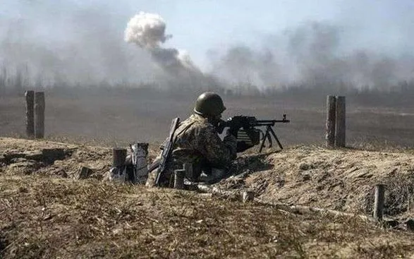 Російсько-окупаційні війська обстріляли Луганськ з важкого озброєння