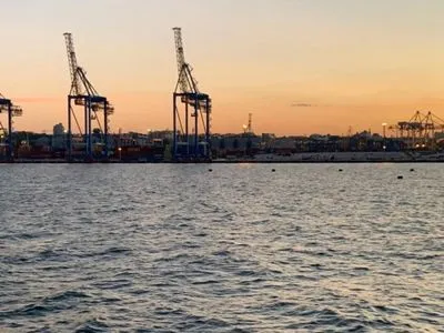 Негода обмежила судноплавство у найбільших портах України