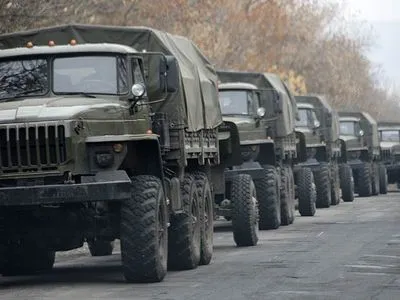 У бік Донецька прямують дві колони військової техніки – Reuters