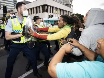 У Новій Зеландії ковід-протести набирають нових обертів