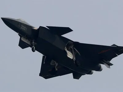 Винищувачі ВПС Китаю увійшли у повітряний простір Тайваню