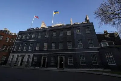 Прем’єр Великої Британії Джонсон вивісив над своєю резиденцією у Лондоні прапор України