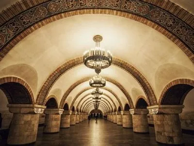 В Киеве метро перешло в режим укрытия. Транспортных перевозок не будет