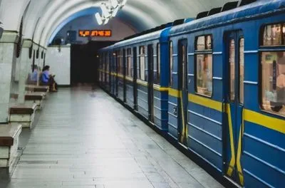 Через бої у Києві на проспекті Перемоги червона гілка метро сьогодні не працюватиме