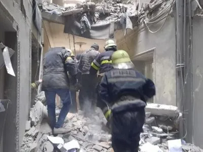 Последствия обстрела центра Харькова: из-под завалов вытащили 6 человек, около 20-и раненых