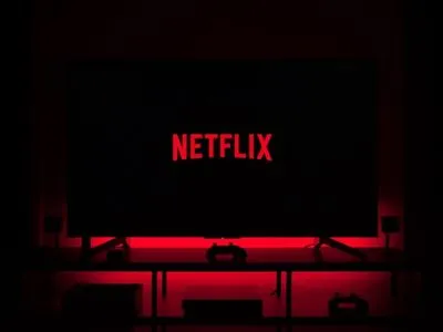 Netflix призупиняє всі проекти у Росії