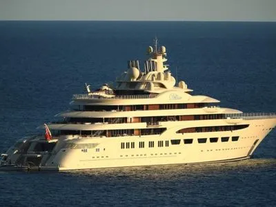 Власти Германии арестовали 156-метровую яхту миллиардера Алишера Усманова