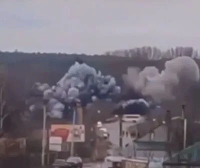 Перекрыли пути отхода: в Барышевке Киевской области после прохода российских военных взорвали мост
