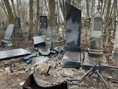 У Білій Церкві окупанти обстрілами розгромили кладовище