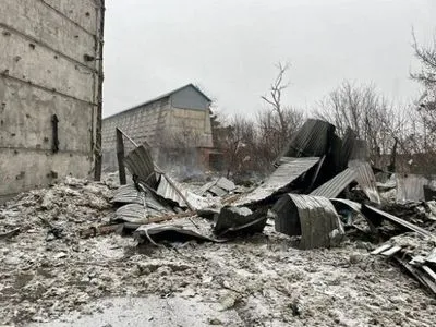Наслідки ворожих обстрілів на Київщині: в Ірпіні працюють рятувальники, після вибуху у Білій Церкві гасять пожежу