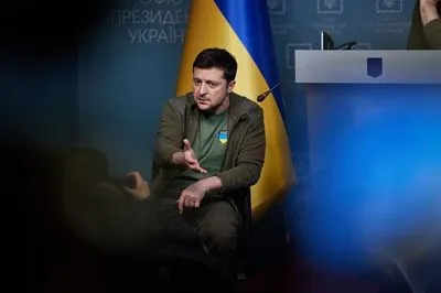 Зеленський заявив, що готовий обговорити з Путіним Донбас та мову
