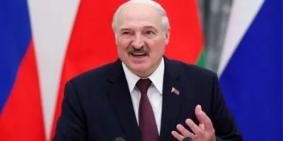 Лукашенко заявив, що його хочуть заштовхати у війну з Україною. Хто штовхає, – не уточнив