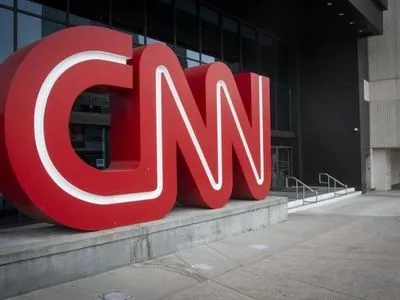 CNN зупиняє роботу в Росії