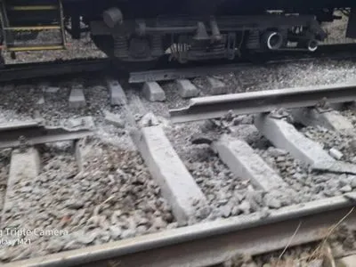В районе Ирпеня оккупанты взорвали железнодорожные пути, сорвана эвакуация поездом - мэр