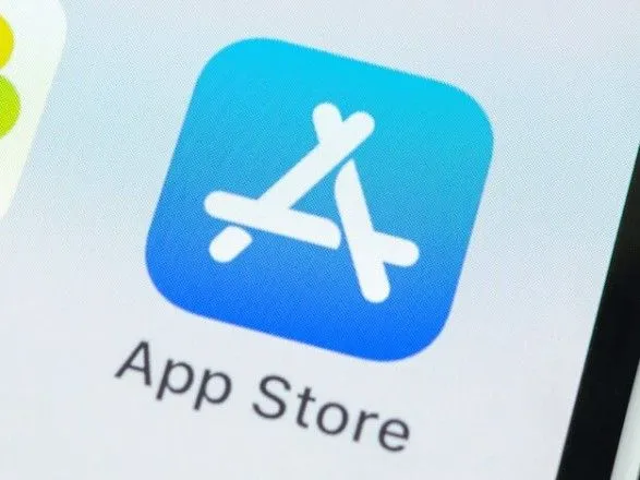 Компания Apple остановила работу рекламы в App Store для России
