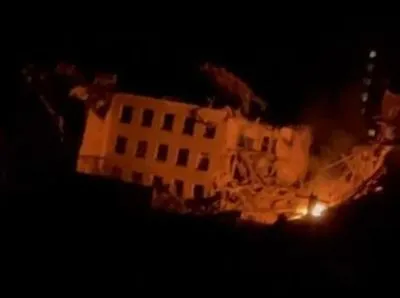 Оккупанты разбомбили завод "Изоват" в Житомире: ранен один человек