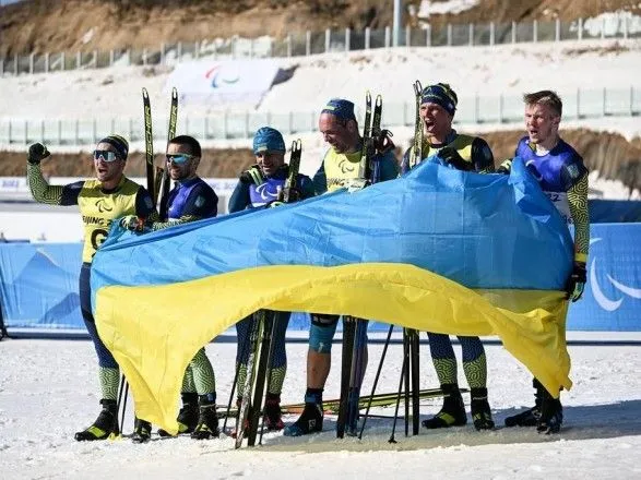 povnistyu-dva-ukrayinski-podiumi-zbirna-viborola-sche-devyat-medaley-paralimpiadi-2022