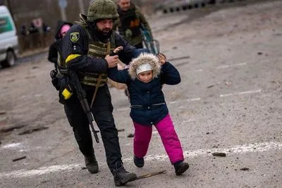 В Украине за сутки эвакуировали более 40 тысяч женщин и детей