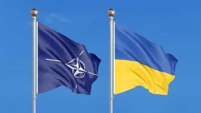 Абсолютное большинство украинцев считают, что Украина должна продолжать давить на НАТО с требованиями "закрыть небо" - опрос