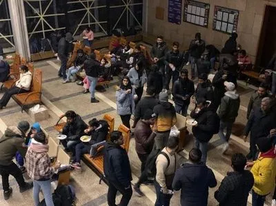 Из Украины в Польшу поездом эвакуировали студентов 26 стран мира