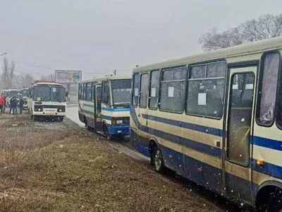 Из Изюма эвакуируют около 2 тысяч человек: автобусы выехали из города