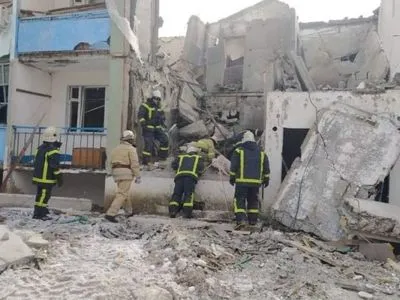 В Харьковской области из-под завалов достали тела пяти человек, среди них двое детей