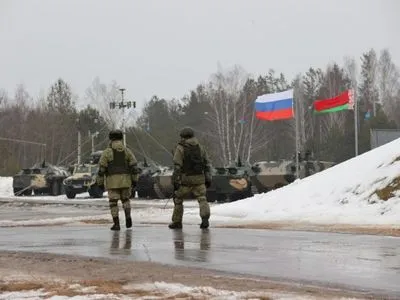 Россия хочет переодеть белорусских военных в форму РФ для вторжения в Украину — Данилов