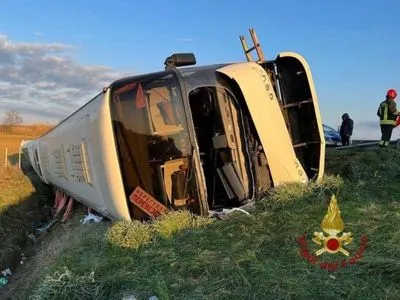 В Італії перекинувся автобус із українцями, одна жінка загинула
