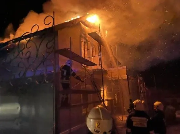 В Херсоне неизвестные сожгли дом секретаря горсовета