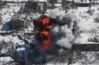 Живописно розлетівся: Генштаб ЗСУ показав відео знищення російського танка