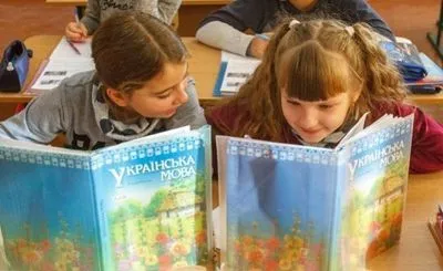 Росіяни у школах під окупацією скасували українську мову та історію України – мовний омбудсмен