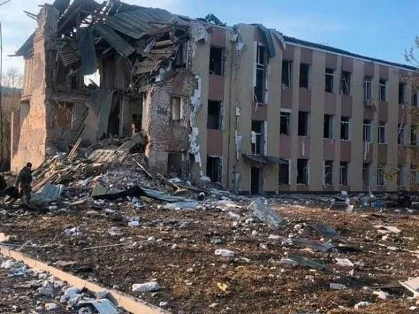 Окупанти завдали авіаудар по Бердичеву: зруйновано будівлі, є постраждалі