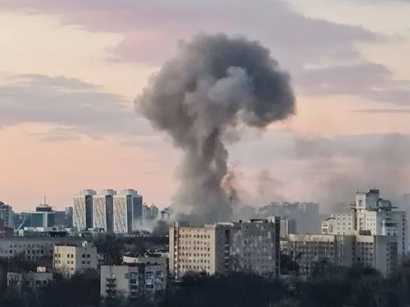 В 500 метрах от больницы Охматдет сбили вражескую крылатую ракету "Калибр"