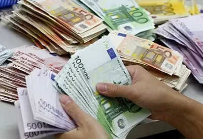 Украина получила еще 300 млн евро по новому макрофину ЕС
