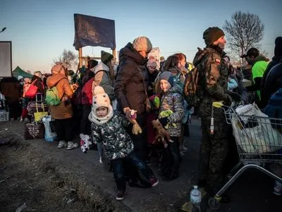 За оцінками ЮНІСЕФ, з початку вторгнення росії з України втекли 1,5 мільйона дітей