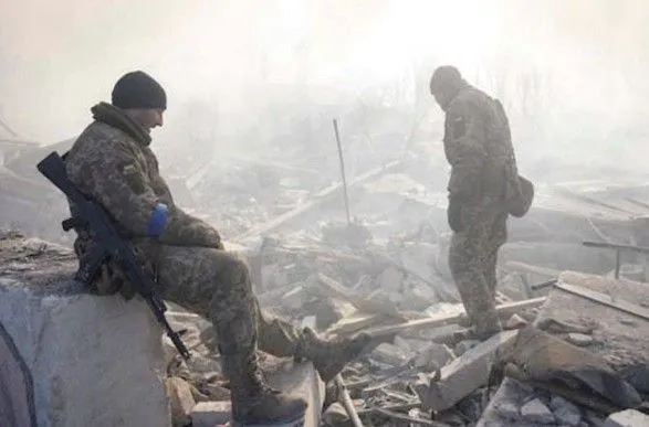 Российские оккупанты вчера ударили ракетой по военным в Николаеве: идет спасательная операция