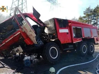 На Киевщине подорвался пожарный автомобиль