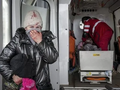 Россия убивает гражданских: в Мариуполе погибла 9-летняя девочка и еще три человека ранены