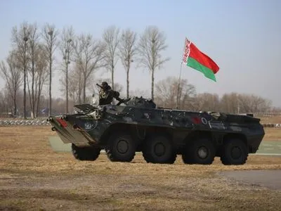 Беларусь заявила об отводе своих десантников от украинских границ