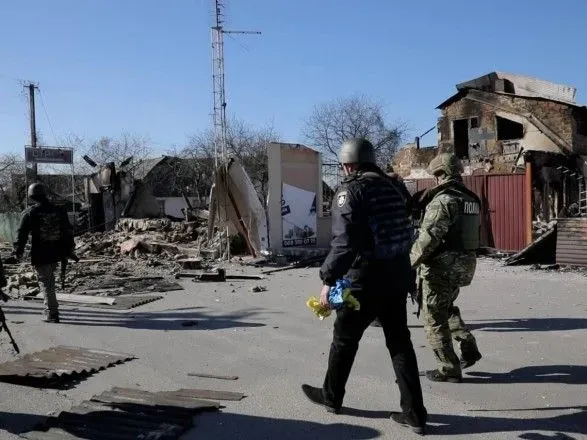 Каждый второй дом разрушен: полиция показала видео освобожденного Макарова